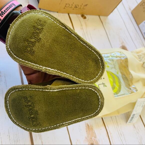 Pipit Stripe Suede shoe - Picture 4 of 6